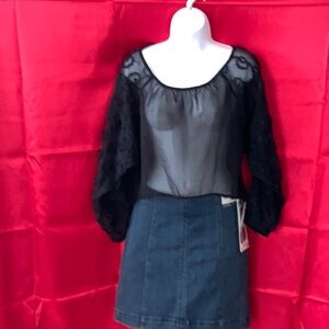 New skirt and black blouse, sale two pieces or one if you like one, I can sale.